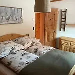 2,5 Mit Bergblick In Engadin