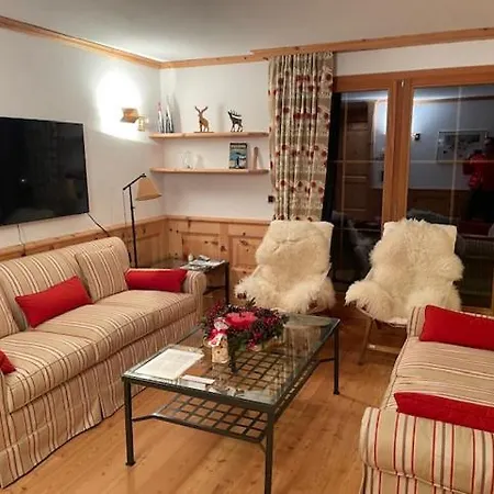 2,5 Mit Bergblick In Engadin Appartement *