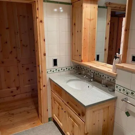 2,5 Mit Bergblick In Engadin * Zuoz