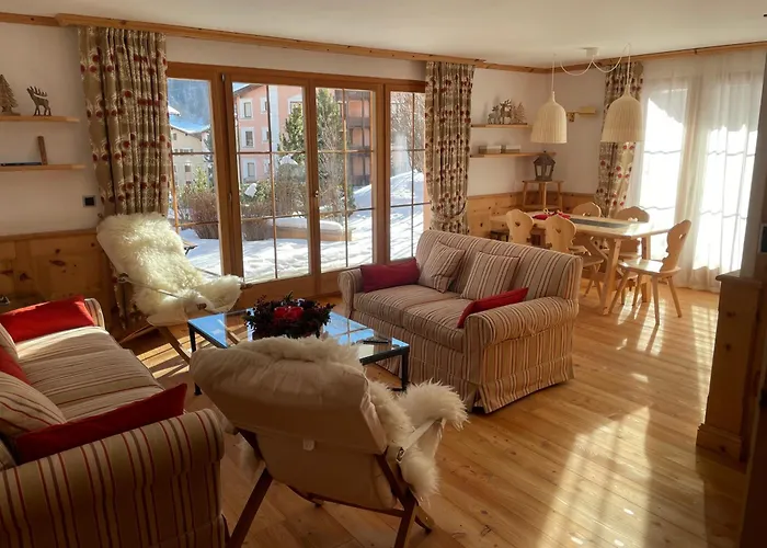 2,5 Mit Bergblick In Engadin Zuoz