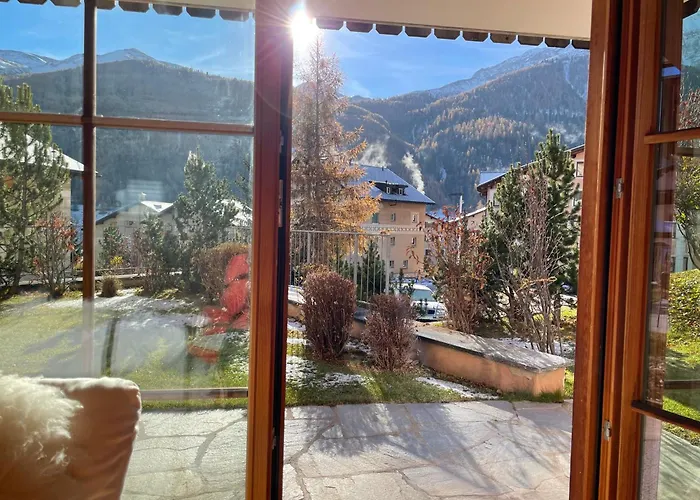 Apartment 2,5 Mit Bergblick In Engadin Zuoz