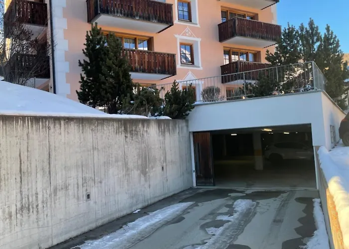 Apartment 2,5 Mit Bergblick In Engadin Zuoz
