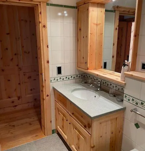 2,5 Mit Bergblick In Engadin * 추오츠