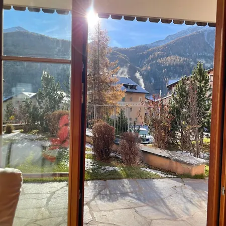 Apartamento 2,5 Mit Bergblick In Engadin Zuoz